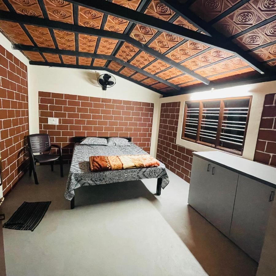 Dharani Home Stay Badami Dış mekan fotoğraf